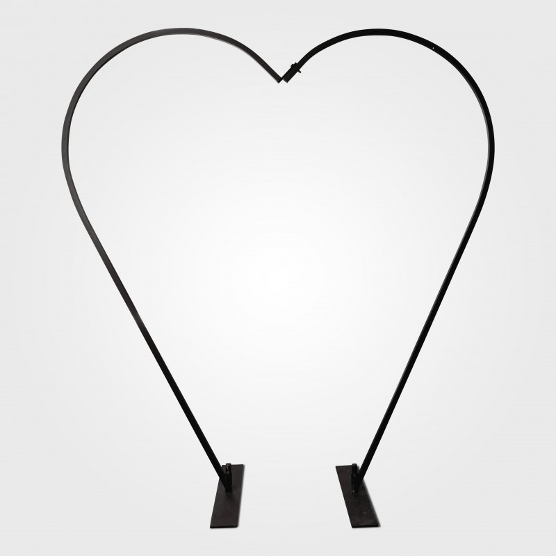 LOVE heart arch - Hero Image